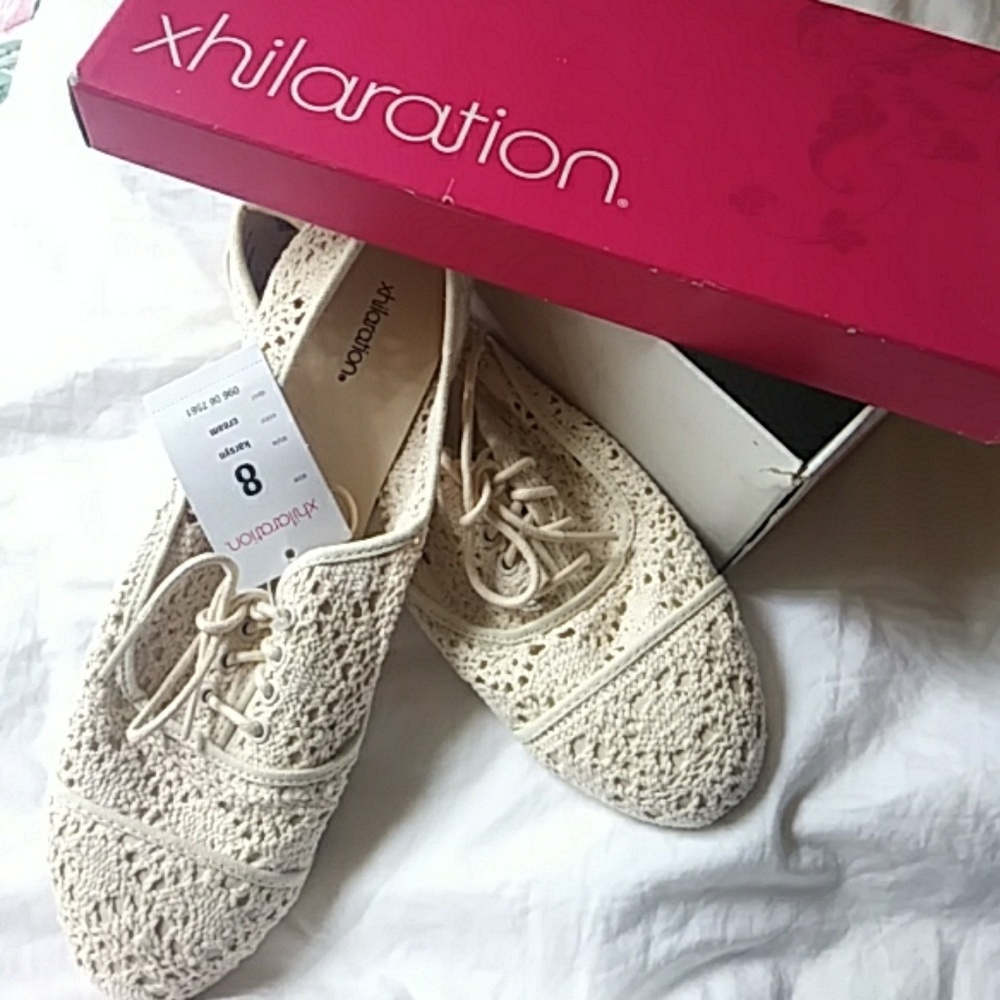 NIB Xhilaration Crochet Lace Oxford